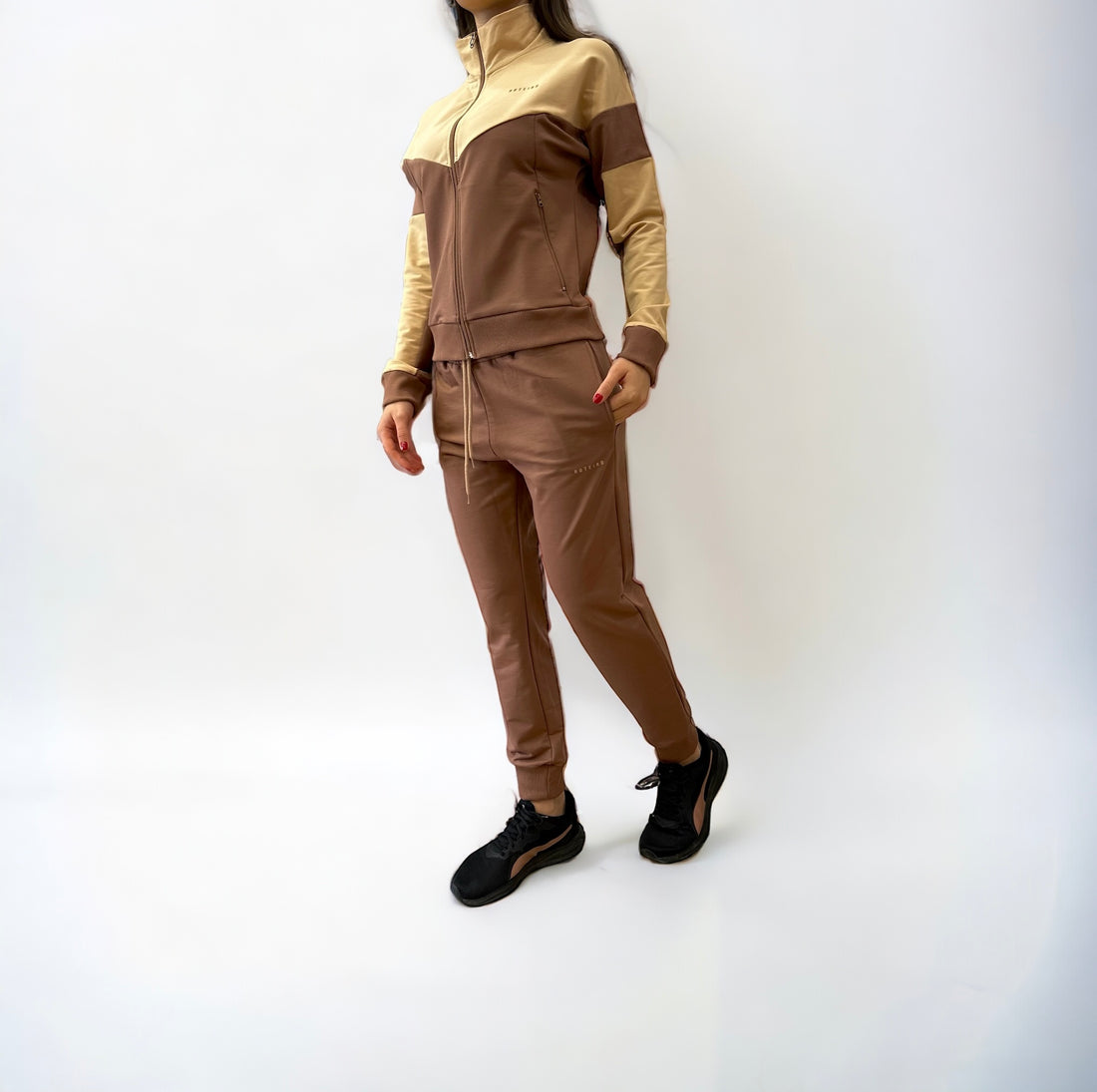 Екип Women Classic Brown
